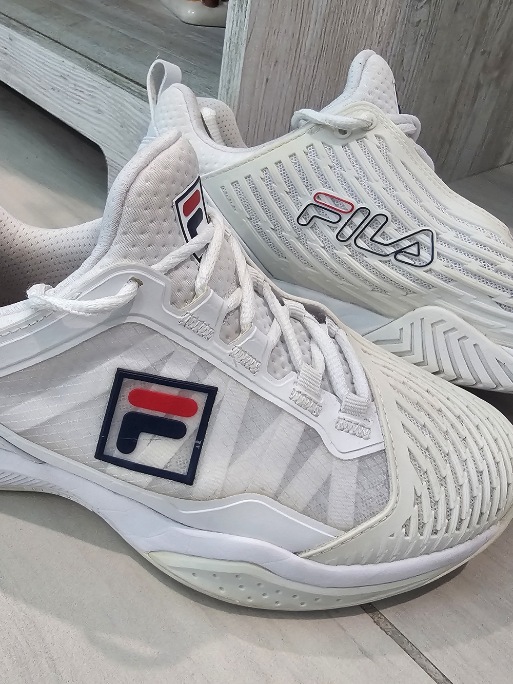 Fila Axilus 2 Energized Womens White Tennis Shoes Size 8